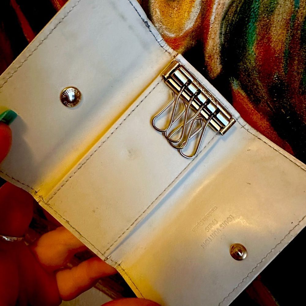 Louis Vuitton Keyholder - Picture 3 of 7